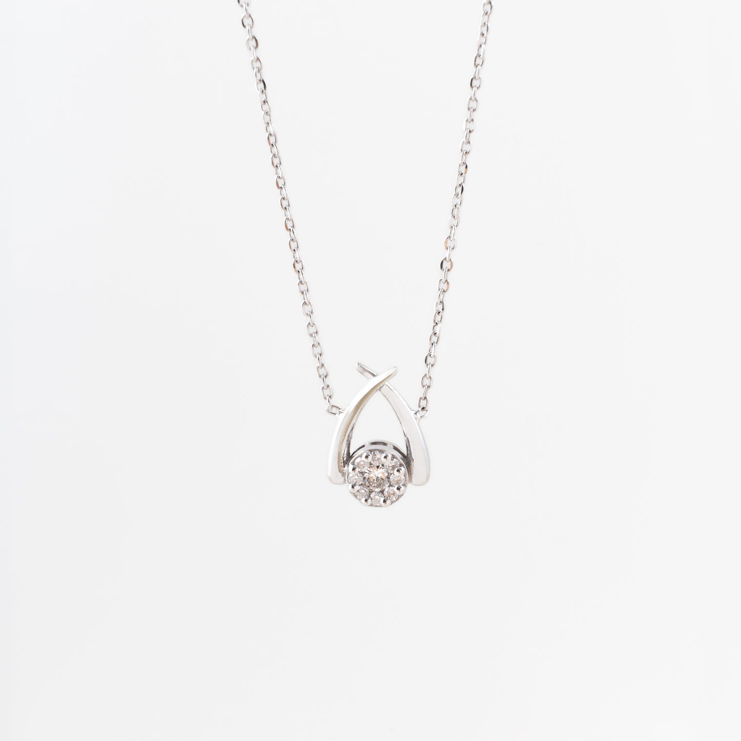 18K Gold Clinch Necklace
